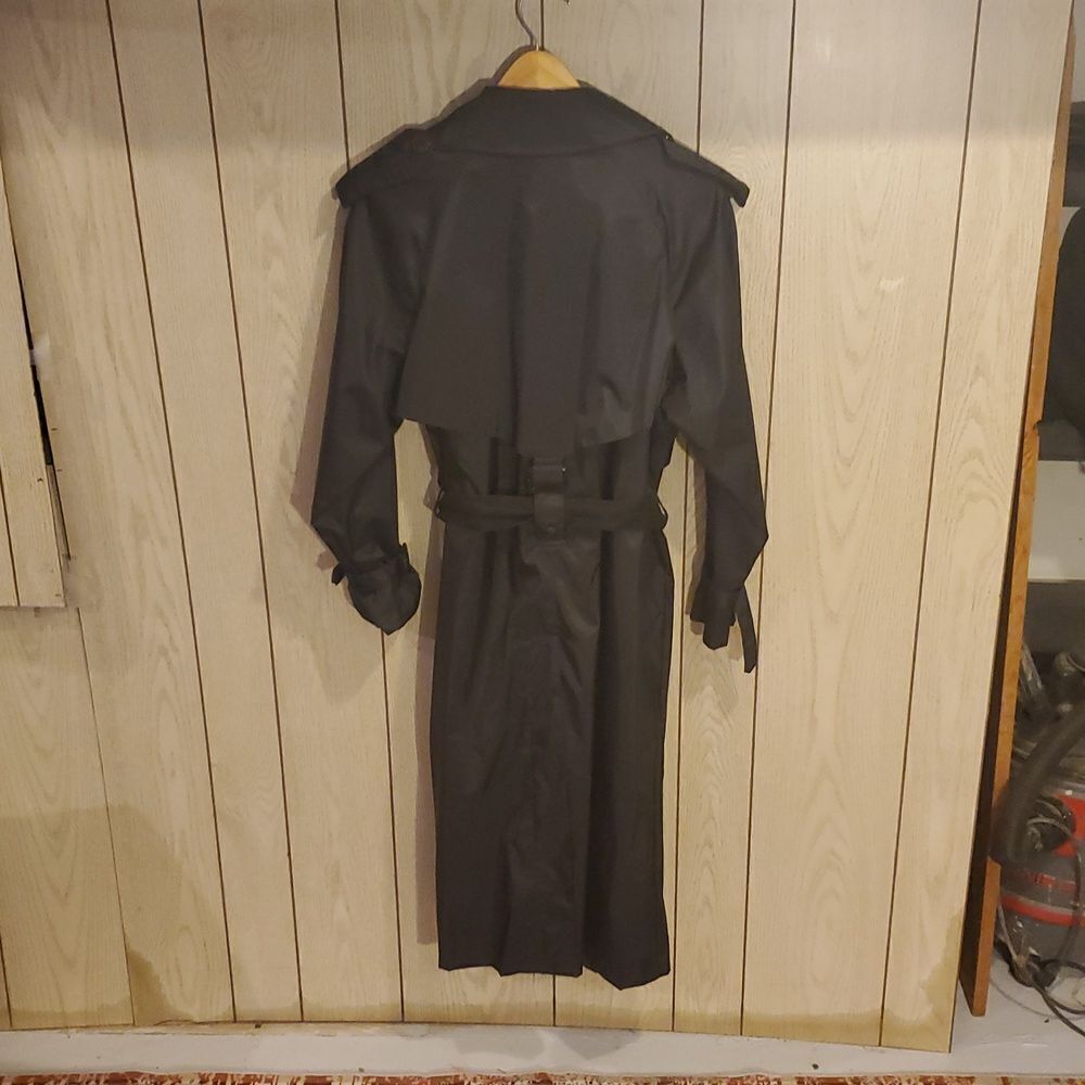 Silverleaf 90s Shiny Black Belted Trench Rain Jacket, sleek and fashionable - Picture 8 of 9